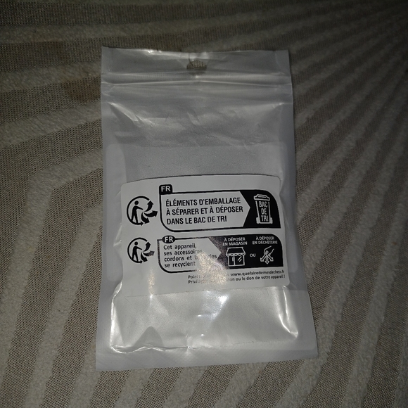 Smart Finder Undranded AirTag  Unbranded AirTag - Picture 4 of 14